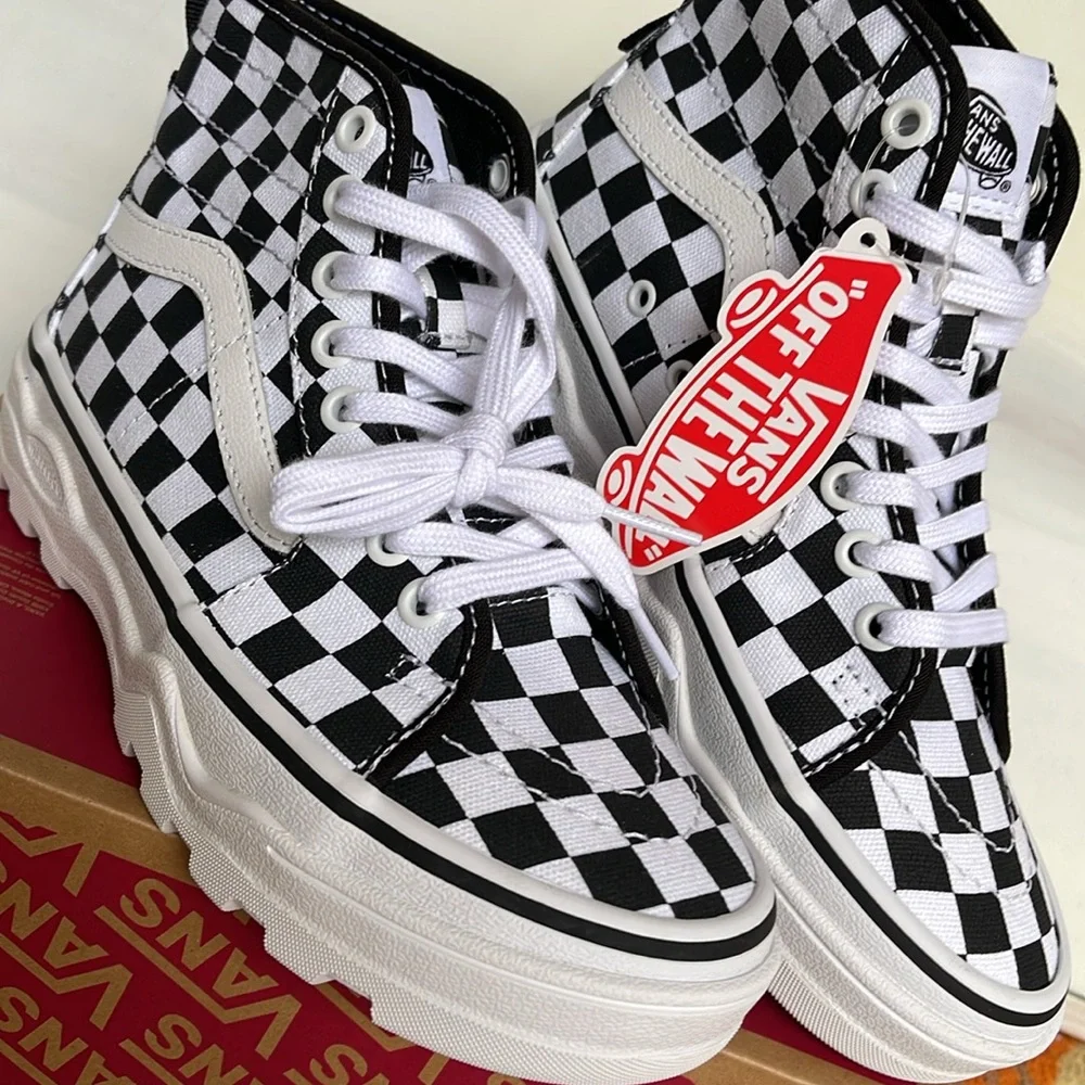 Vans WMNS Sentry Sk8-Hi
Checkerboard
VN0A5KY5705
Sneakers - Picture 7 of 16